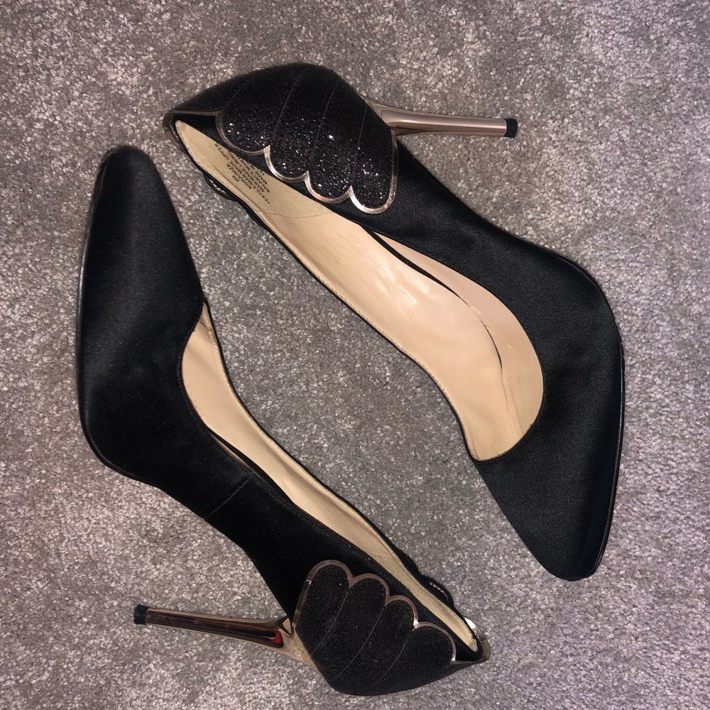 Nine West black & gold heels